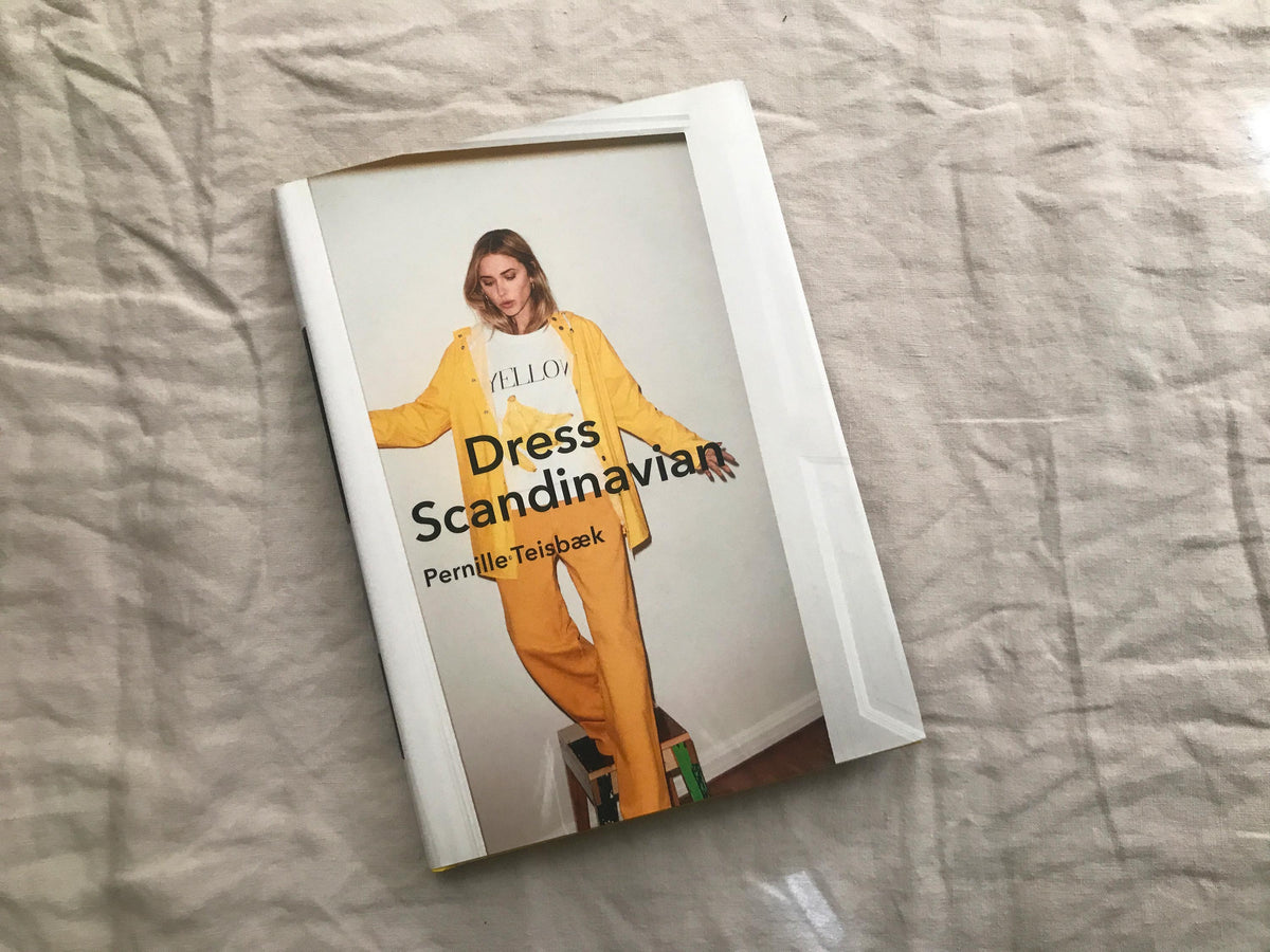 Read IN BED: Dress Scandinavian by Pernille Teisbaek