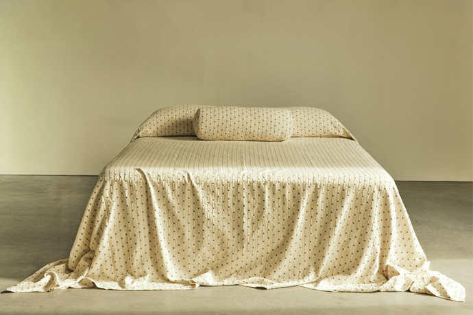 An Interplay of Texture & Tone