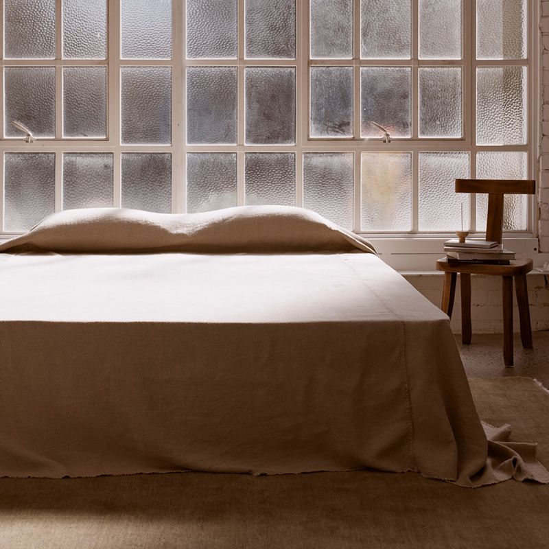Oversized Heavy Linen Bed Cover in Natural